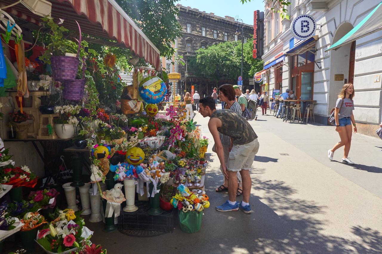 Fewo Oktogon Boedapest Buitenkant foto